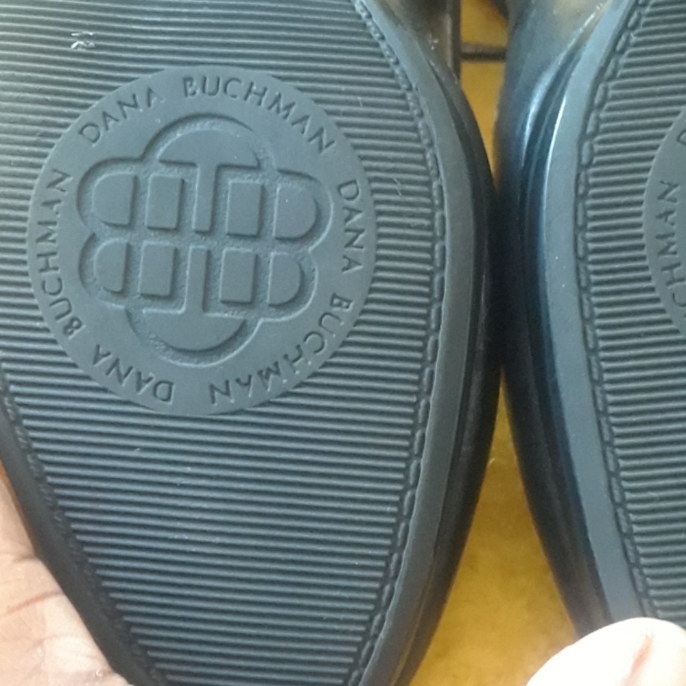 Shoes - Picture 5 of 6